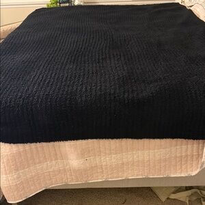 Barefoot Dreams Black Ribbed Throw
